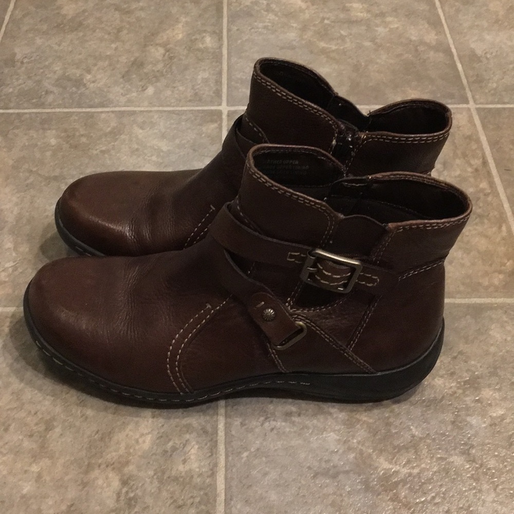 Chocolate brown Earth Ironwood ankle boot size 8.5